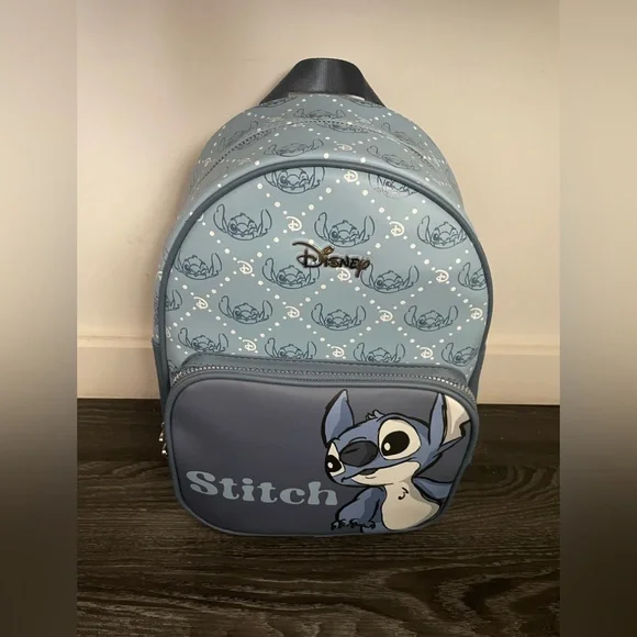 NWT Lilo and stitch luggage Carry On size, backpack and weekender bag - Picture 13 of 15